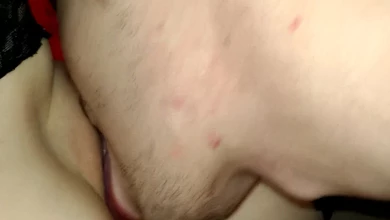 Студент предложил рыжей училке пососать и поебаться на камеру. Уговорил шлюшку