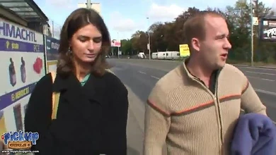 Пикаперы развели на тройничок первую встречную и отодрали на стройке в жопу