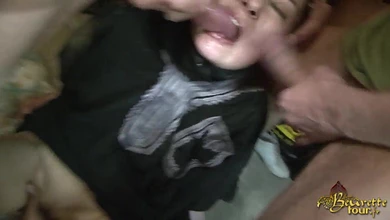 Поймали мусульманку, утащили в гараж и пустили по кругу, отодрав её вчетвером во все дыры