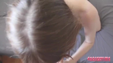 Жена провинилась, но зализала вину глубоким минетом с выплеском спермы на стройные ножки